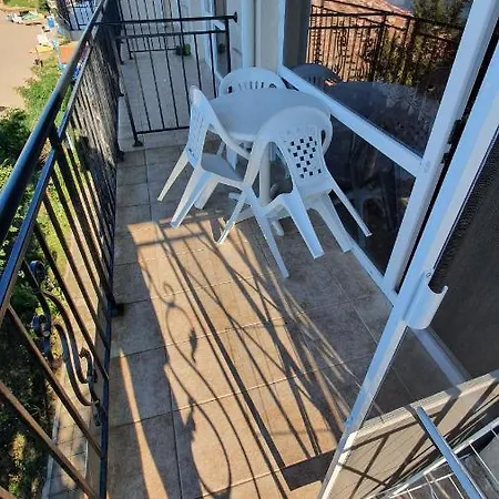 студия първа линия Apartmán Černomorec
